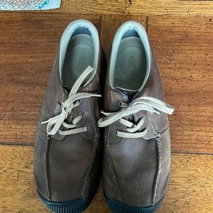 Keen Oxford lace up hiking shoes low